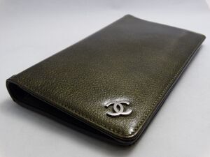 Authentic CHANEL WALLET DARK GREEN PATENT LEATHER COCO PURSE FRANCE